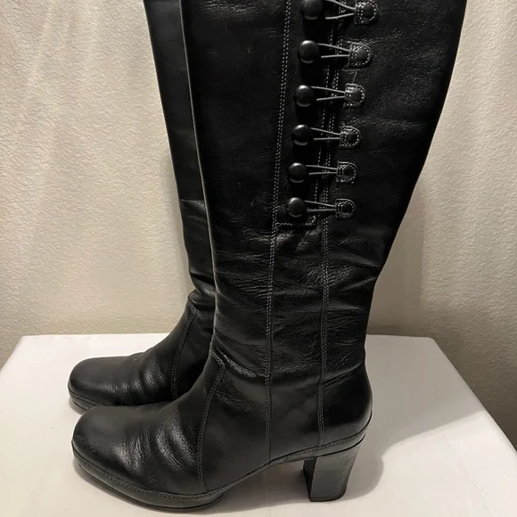 Clarks Heeled Boots - Picture 1 of 5